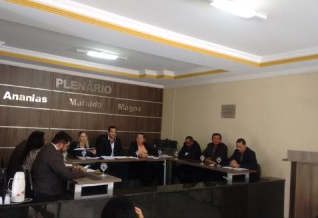 A CÂMARA MUNICIPAL DE RIACHO DA CRUZ REUNIU-SE EM SESSÃO ORDINÁRIA DO DIA 22 DE NOVEMBRO DE 2017 PARA VOTAR O PPA (2018-2021).